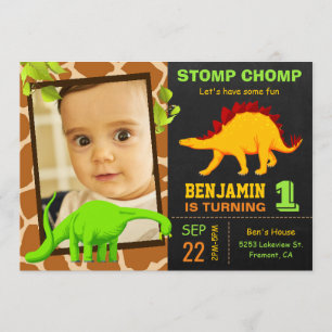 Cute Dinosaur Chalkboard 1st Foto Birthday Party Kaart