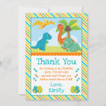 Cute Dinosaur Friends Kids Birthday Bedankkaart<br><div class="desc">Kutkleurige dinosaurusvrienden ontwerpen met tropische bomen en zonneschijn,  met dinosauruseieren en prints klipart op een stripey blauwe,  groene,  gele en oranje achtergrond</div>