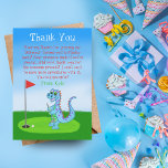 Cute Dinosaur Golf Thlek Kids Birthday Bedankkaart<br><div class="desc">Druk uw dankbaarheid uit met onze schattige Dinosaurus-thema bedankkaart! Met een beminnelijke dino die een putter op een golfbaan vasthoudt,  is het perfect voor jonge golfliefhebbers. Verspreid vreugde en waardering met deze charmante uitnodiging!</div>