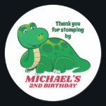 Cute Dinosaur Jurassic Kids Birthday Party Ronde Sticker<br><div class="desc">Kute party gunsten voor kinderen,  jongens of meisjes die van dinosaurussen houden en t-rex. Ideaal voor kinderen op verjaardagsfeestje,  feestvieren en dankjewel op het label. U kunt de tekst voor baby shower of andere gelegenheid en partij ook aanpassen.</div>