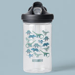 Cute Dinosaur Personalized Waterfles<br><div class="desc">Veel blauwe dinosaurussen,  Tyrannosaurus rex,  Spinosaurus,  Stegosaurus,  Diplodocus en Triceratops op een blauwe achtergrond. Verander de naam om te personaliseren. Originele kunst van Nic Squirrell.</div>