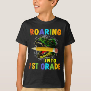 Cute Dinosaur Roaring in 1ste graad T-shirt