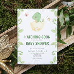 Cute Dinosaur Waterverf Hatching Soon Baby shower Kaart<br><div class="desc">Welkom uw gasten bij uw speciale gelegenheid met deze leuke en unieke Cute Dinosaur Waterverf Hatching Snel Baby shower Invitation. Deze schattige kaart zal zeker een hit zijn! Met een groene baby dinosaurus die uit zijn eitje komt, omgeven door spoelblad van het oerwoud, en de titel "Binnenkort uitbroeden". Deze prachtige...</div>