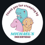 Cute Dinosaurs Kids Birthday Party Baby shower Ronde Sticker<br><div class="desc">Kute party gunsten voor kinderen,  jongens of meisjes die van dinosaurussen houden en t-rex. Ideaal voor kinderen op verjaardagsfeestje,  feestvieren en dankjewel op het label. U kunt de tekst voor baby shower of andere gelegenheid en partij ook aanpassen.</div>
