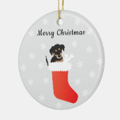 Cute dog in een stoppende sneeuwvlokken keramisch ornament (Links)