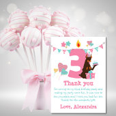 Cute dog met cake naast nummer drie verjaardag bedankkaart