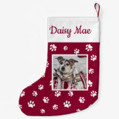 Cute Dog Name & Photo Red and White Paw Prints Kleine Kerstsok (Achterkant)