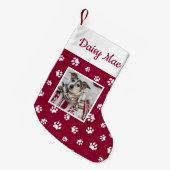 Cute Dog Name & Photo Red and White Paw Prints Kleine Kerstsok (Voorkant (Hangend))