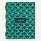 Cute Dog Pattern met Bone on Green Background Notitieboek (Voorkant)