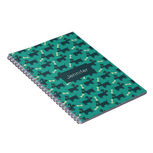 Cute Dog Pattern met Bone on Green Background Notitieboek (Rechterzijde)