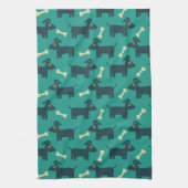 Cute Dog Pattern met Bone on Green Background Theedoek (Verticaal)