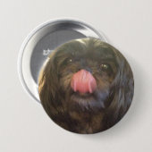 Cute dog pin, en de tong zegt het allemaal ronde button 7,6 cm (Voorkant /achterkant)
