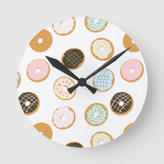 Cute Donut met kleurrijk Bevrijdend Baker Ronde Klok (Voorkant)
