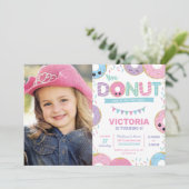 Cute Donuts Doughnut Birthday Party Foto Kaart (Staand voorkant)