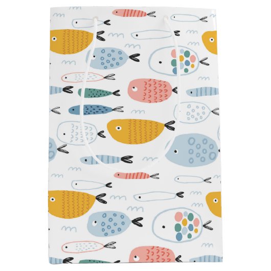 Cute Doodle School of Fish Pattern Medium Cadeauzakje (Voorkant)