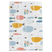 Cute Doodle School of Fish Pattern Medium Cadeauzakje (Achterkant)