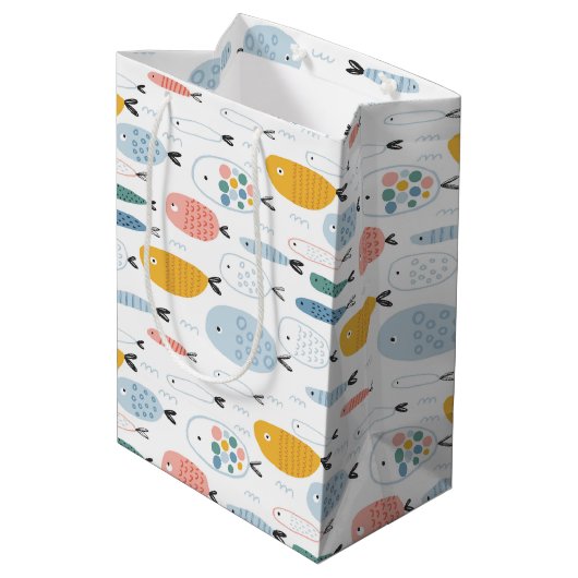Cute Doodle School of Fish Pattern Medium Cadeauzakje (Achterkant Gekanteld)