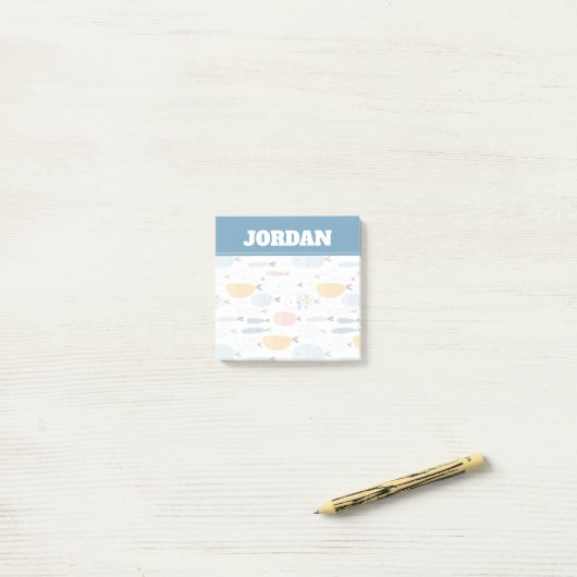 Cute Doodle School of Fish Pattern Post-it® Notes (Op bureau)