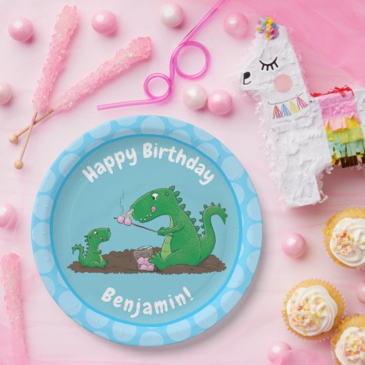 Cute dragons roasting marshmallows cartoon papieren bordje (Feest)