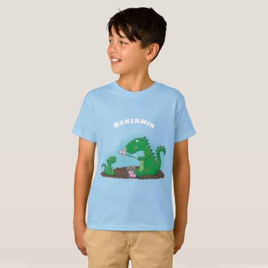 Cute dragons roasting marshmallows cartoon t-shirt (Voorkant volledig)