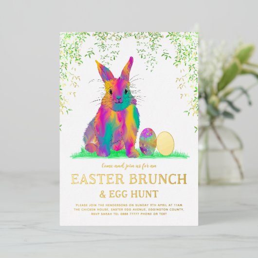 Cute Easter Bunny Egg Hunt en Brunch Pink Folie Uitnodiging (Staand Voorkant)