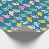 Cute Easter Bunny Pattern Blue Cadeaupapier (Hoek)