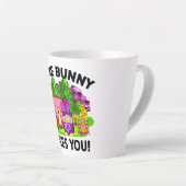 Cute Easter Gnome Design Latte Mok (Rechterhoek)