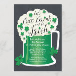 Cute Eat Drink are Irish St Patrick's Day Party Kaart<br><div class="desc">Fun St. Patrick's Day-uitnodiging voor een diner met een overvloed aan groene mok bier geadorneerd met shamrocks op een zwarte achtergrond.  Eenvoudig aan te passen met de gegevens van uw St. Patricks-partij.</div>