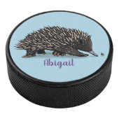 Cute echidna met bijen cartoon illustratie hockey puck (3/4)
