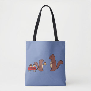 Cute eekhoorn die een wagon met eikels deelt tote bag