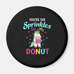 Cute Eenhoorn Strooit Strooisel Op Uw Donut Volwas Magneet