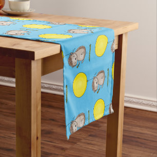 Cute egel en ballonpatroon van cartoon korte tafelloper