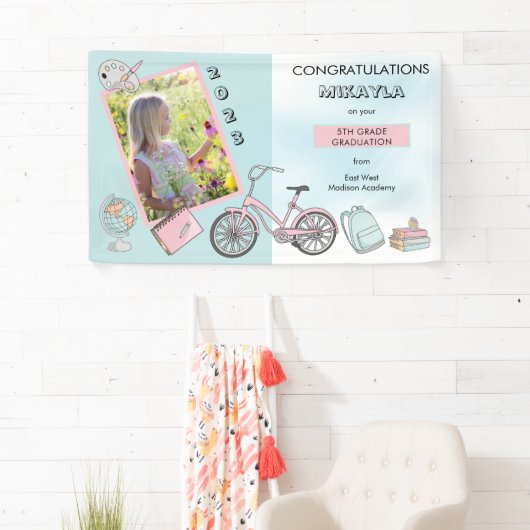 Cute Elementary Photo Girl Afstuderen Spandoek (Insitu)