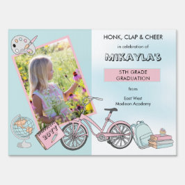 Cute Elementary Photo Girl Afstuderen Tuinbord