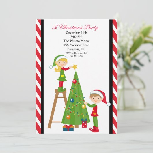 Cute Elves Decorting Tree Kerstparty nodigt uit Kaart (Staand voorkant)