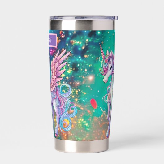 Cute fantasy unicorn voegt naam toe geïsoleerde drinkbeker (Links)