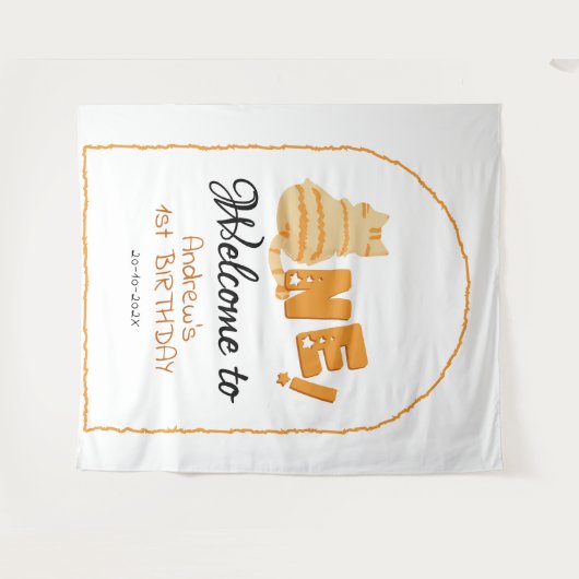 Cute Fat Orange Cat 1st Birthday Backdrop Wandkleed (Voorkant (horizontaal))