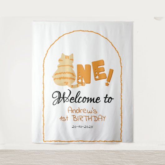 Cute Fat Orange Cat 1st Birthday Backdrop Wandkleed (Voorkant)