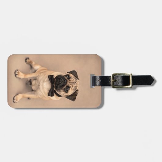 Cute Fawn Pug Dog met Bow Stropdas Bagagelabel (Voorkant horizontaal)