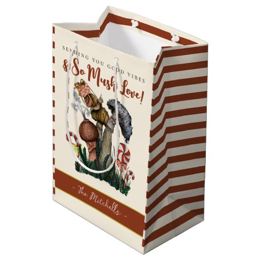 Cute Festive Snail Merry Magic Mushroom Kerstmis Medium Cadeauzakje (Achterkant Gekanteld)