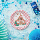 Cute Festive Snowy Pink Gingerbrood House Gingham Papieren Bordje (Feest)