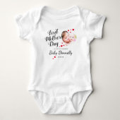 Cute First Moederdag Heart Photo Baby Bodysuit (Voorkant)