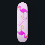 Cute Flamingos - Gelukkig - voeg Jouw tekst/naam t Persoonlijk Skateboard<br><div class="desc">Cute Flamingo - Happy - kies / voeg uw favoriete achtergrondkleuren toe!</div>