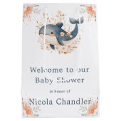 Cute Floral Whale Baby Shower  Medium Cadeauzakje (Achterkant)