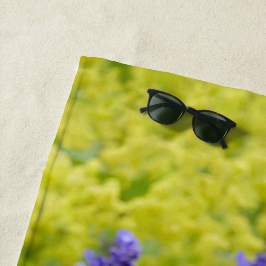 Cute Fluffy Ginger Baby Cat Kitten Flowers - Strandlaken (In situ)