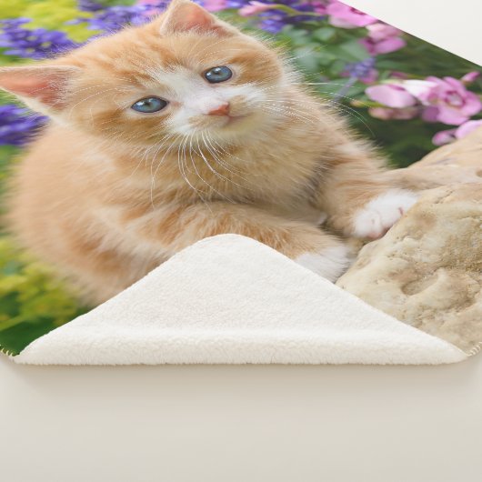 Cute Fluffy Ginger Cat Kitten in Flowers Pet Sherpa Deken (3/4)