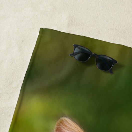 Cute Fluffy Maine Coon Kitten Cat in Flowers Photo Strandlaken (In situ)