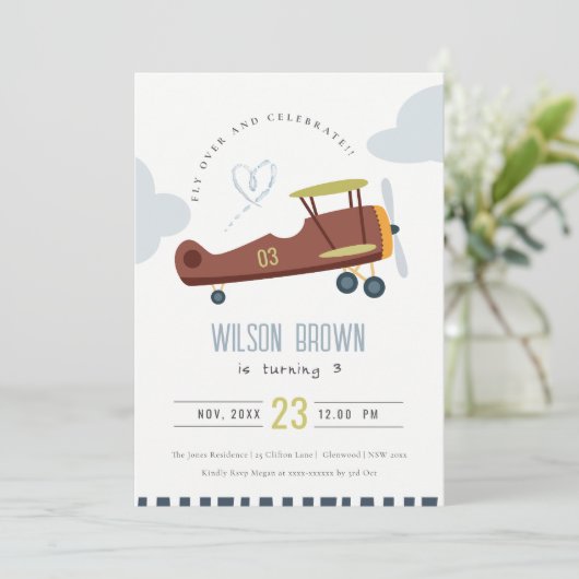 Cute Fly Over Airplane Cloud Heart Birthday Invite Bedankkaart (Staand voorkant)