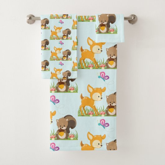 Cute Forest Animals Whimsical Cartoon Pattern Bad Handdoek (Insitu)