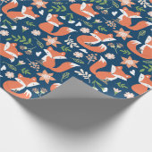 Cute Fox en Floral Wrapping Paper Cadeaupapier (Hoek)